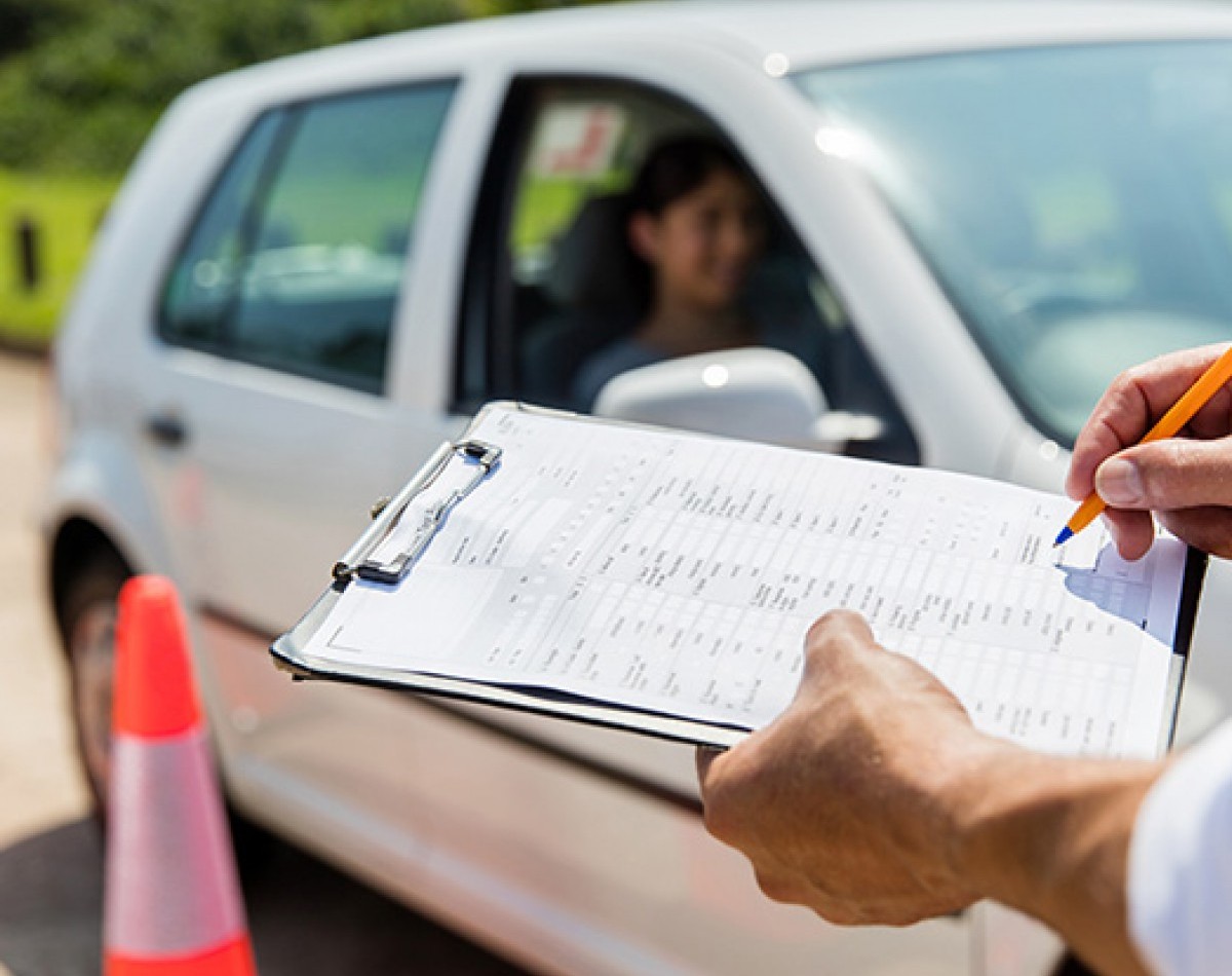 the-perfect-age-to-pass-your-driving-test-revealed-carcliq